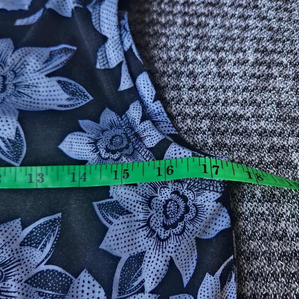 T by Talbots black and white floral dress. Drawstring waist. Pockets. Size MP - Picture 7 of 11